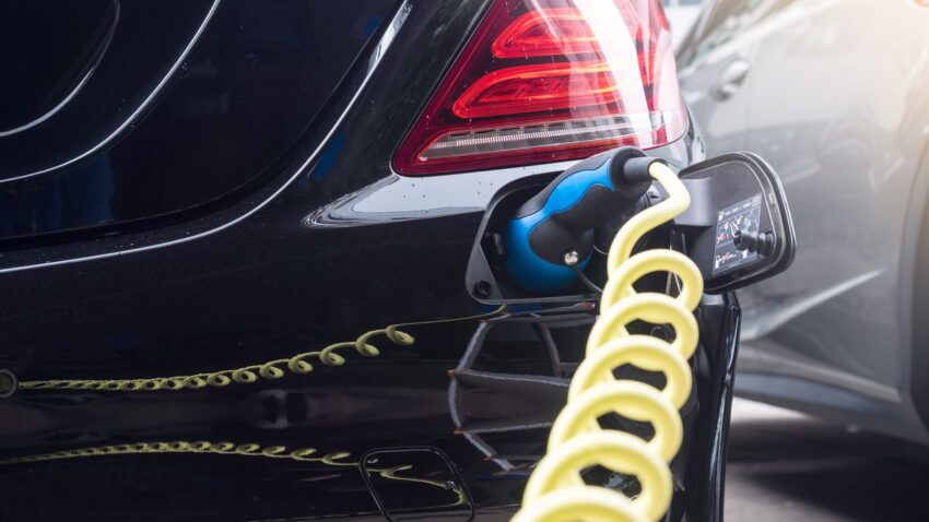 Electric Vehicle Market Growth: Charging Infrastructure, Technology, Challenges